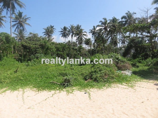 Beachfront property with panoromic view