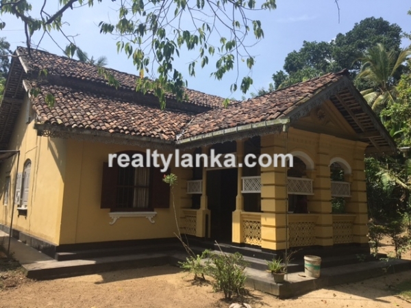 Colonial House in Ahangama