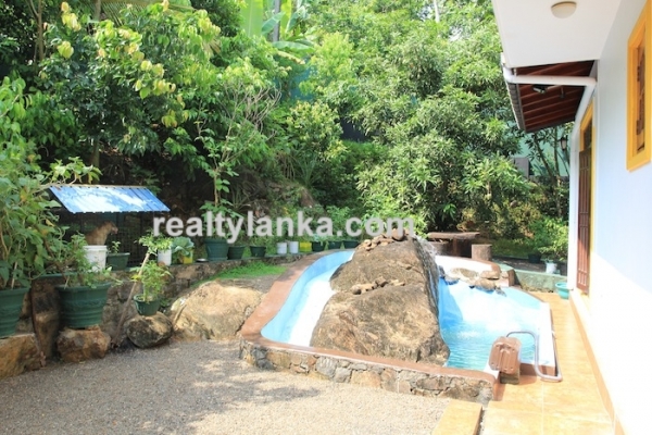 Small Villa In Hikkaduwa