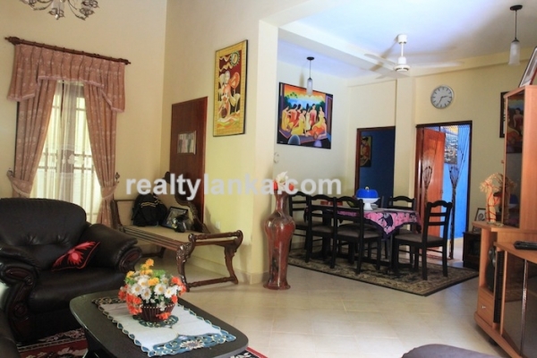 Small Villa In Hikkaduwa