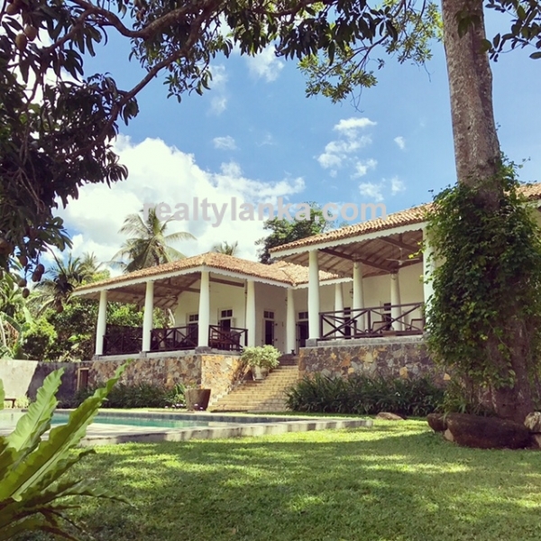 Villa With A Eye Catching Paddy View