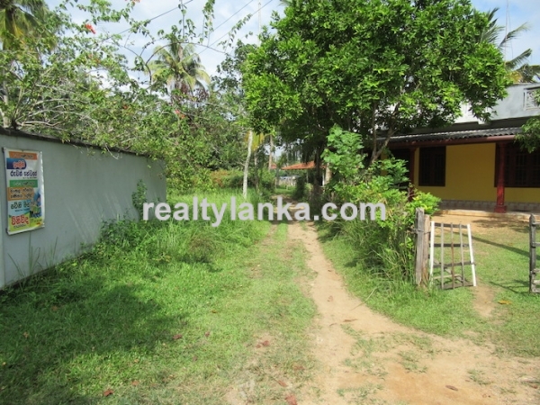 Property In walking Distance To The Beach